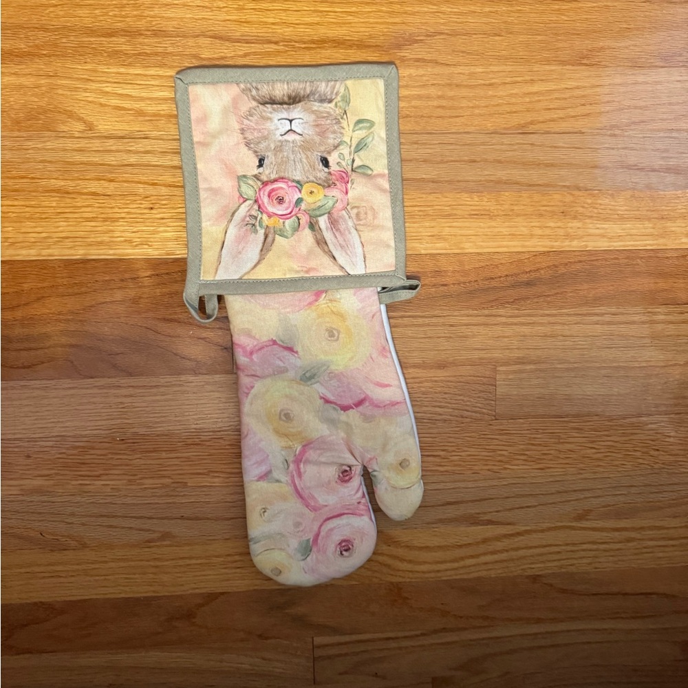 Floral Bunny Oven Mitt Det